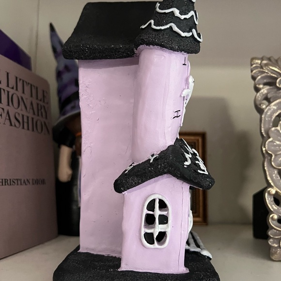 👻 LED Goblin & Ghoul Light Up Halloween Haunted Gingerbread House - Picture 5 of 5